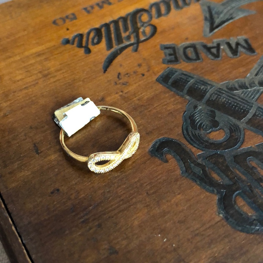 Adorable infinity ring ♾ - Picture 3 of 7